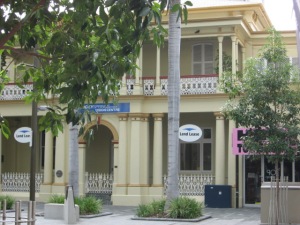 Colonial Bldg Flinders St Tnsville Mar 2012